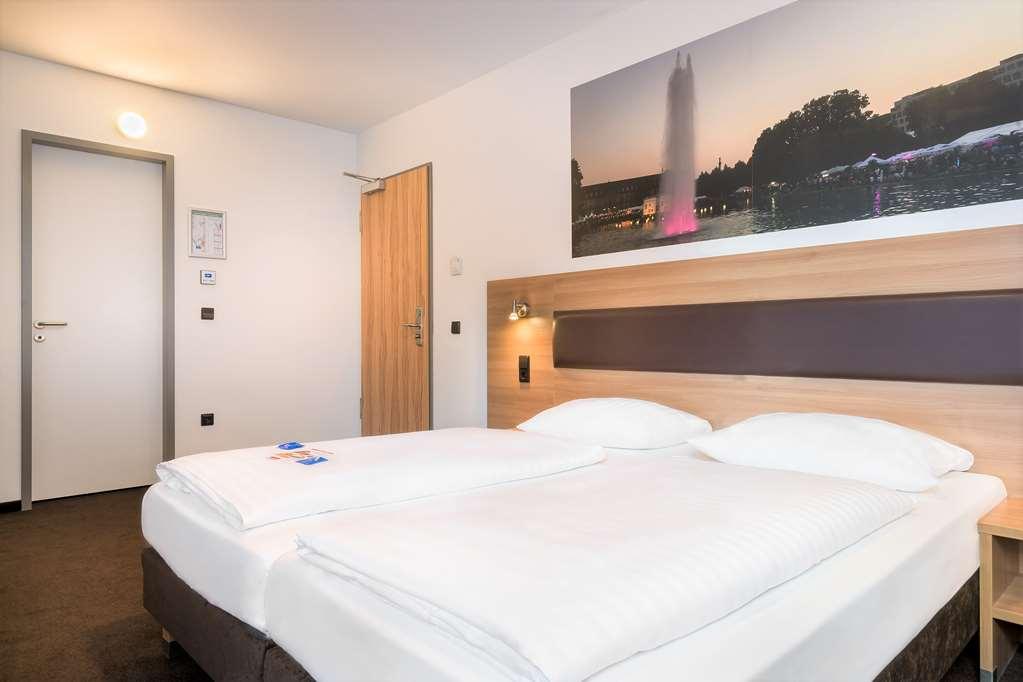 Novum Hotel Bruy Stuttgart Room photo