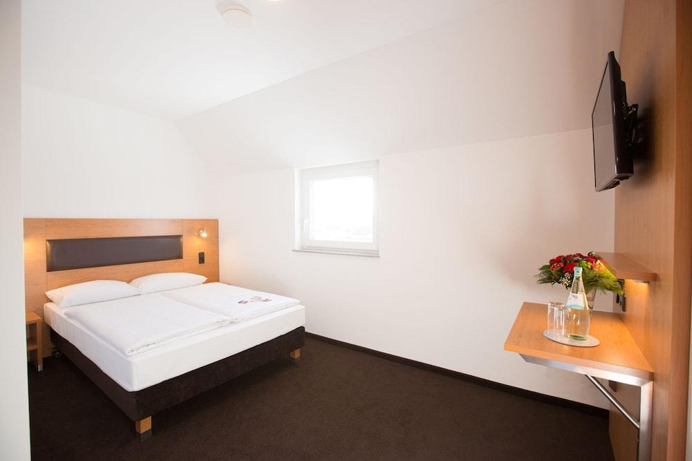 Novum Hotel Bruy Stuttgart Exterior photo